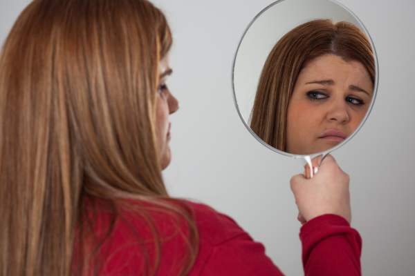 low self esteem woman